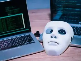 Featured image for: Anonymity in whistleblowing: The pros, cons, and solutions